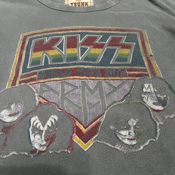 Trunk Ltd Kiss World Tour 1979 Army Graphic Tee - Picture 3 of 8